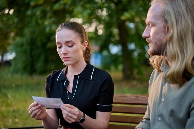 Na Wspólnej odc. 3892. Ania (Sonia Mietielica), Magnus (Krzysztof Kowalski) - mąż Ani