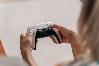 PS5 DualSense otrzyma wirtualne przyciski! Sony eksperymentuje z kontrolerem. Nowy patent