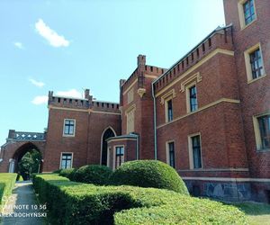 Ten pałac w woj. warmińsko-mazurskim wygląda jak z bajki. Powstał w XIX wieku