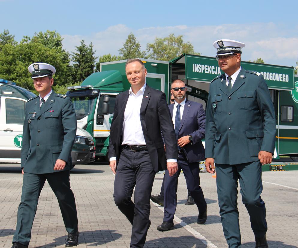 Andrzej Duda w punkcie kontroli Inspekcji Transportu Drogowego w Morawicy