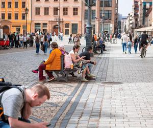 Tak wrocławianie spędzają Wielkanoc 2024. Zamiast siedzenia przy stole, spacery i kolejki po lody