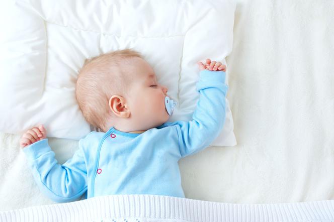 Sen noworodka – dlaczego noworodek nie chce spać?