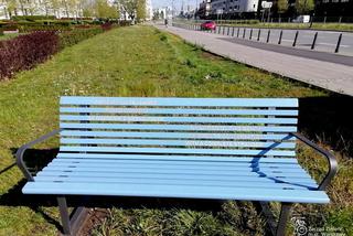 W Warszawie postawiono ławkę... do rozmawiania z sąsiadami! Gdzie się znajduje? 