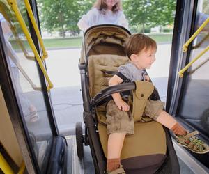 Wrocław: kierowca wyprosił matkę z dwójką dzieci z autobusu. Powód zaskakuje 