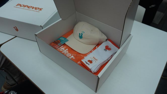 Tłumy na otwarciu Popeyes w Olsztynie. Rekordzista czekał w kolejce ponad 20 godzin