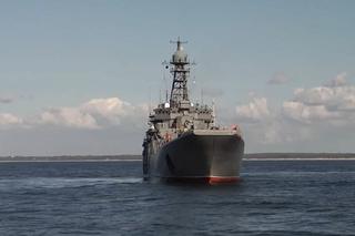 Rosyjskie okręty płyną w stronę Morza Czarnego - Ropuchy uchwycone na nagraniu [WIDEO]