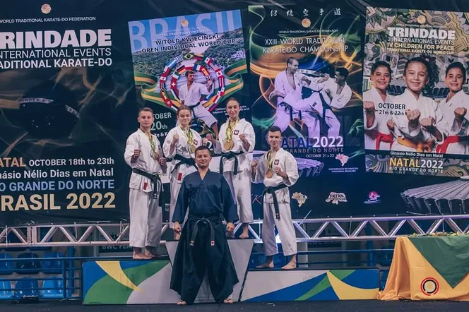 Karatecy wrócili z Brazylii z workiem medali. Udane zawody kraśniczanki