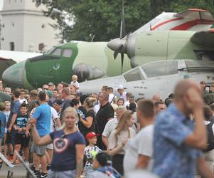 Armaty zagrzmiały w Warszawie. Obchody święta Wojska Polskiego