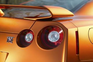 Nissan GT-R lifting 2017
