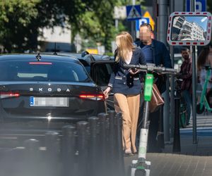 Kinga Duda miesiąc po ślubie rozkwita! Przyłapaliśmy młodą mężatkę. Nie była sama