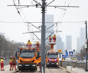 Ciężarówka zerwała tramwajową sieć trakcyjną