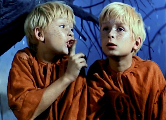 63 lat od debiutu Kaczyńskich. Jednego z nich dubbingowała żona i matka legendy TVP