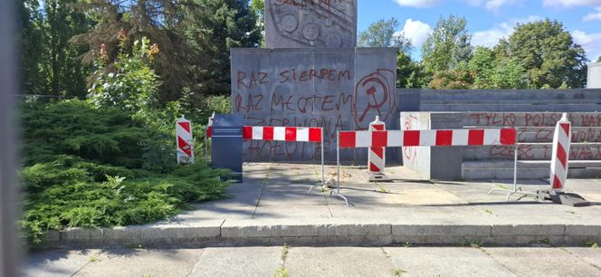 "Szubienice" w Olsztynie znów zniszczone. Sprawcy powinni wstydzić się za wandalizm i... ortografię!