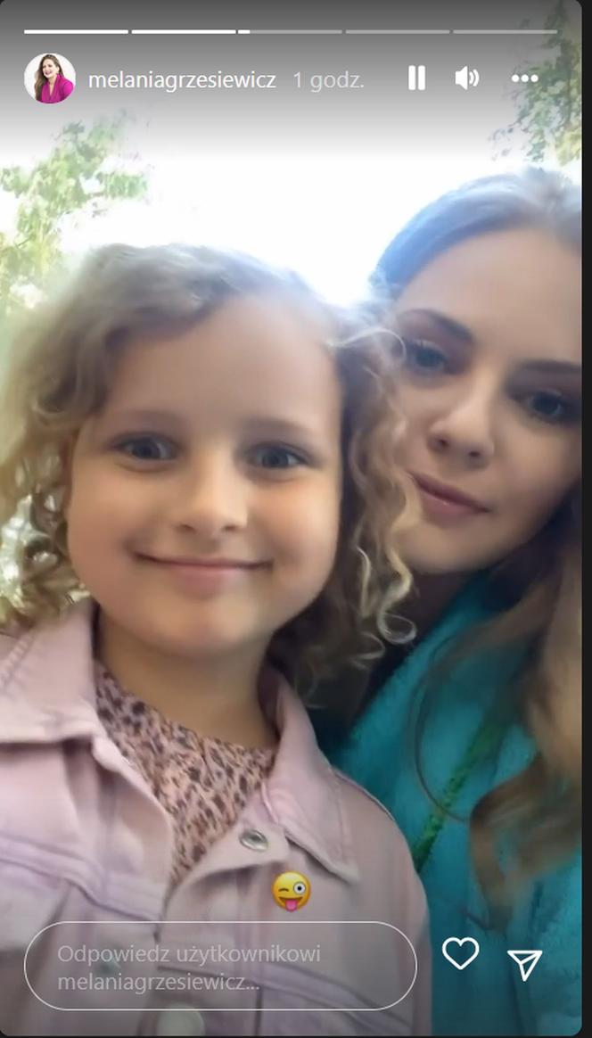 M jak miłość na planie. Pola (Hania Nowosielska), Anita (Melania Grzesiewicz)