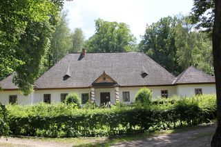 To sławny dwór w Małopolsce. Skrywa mrożącą krew w żyłach tajemnicę