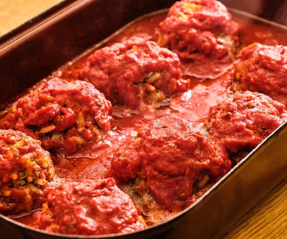 Pulpety pieczone na ryżu - bez stania przy kuchni, bo wprost z piekarnika