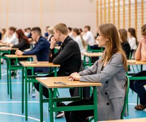 Lektury obowiązkowe na egzamin ósmoklasisty 2023. Lista wszystkich lektur obowiązkowych na 23.05