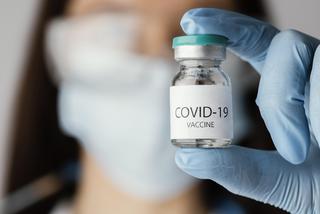 Paszporty covidowe: Unia Europejska wprowadza dokument tylko dla zaszczepionych na koronawirusa