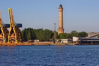 BOMBA w Świnoujściu! Ruch promów i statków wstrzymany! Saperzy w akcji na Kanale Piastowskim