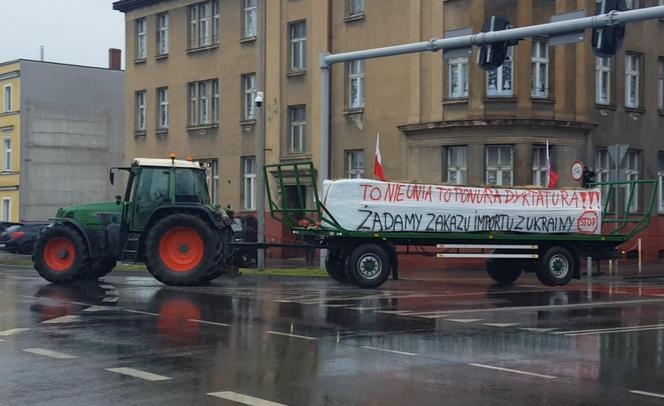 Setki traktorów na ulicach Leszna. Trwa ogólnopolski protest rolników