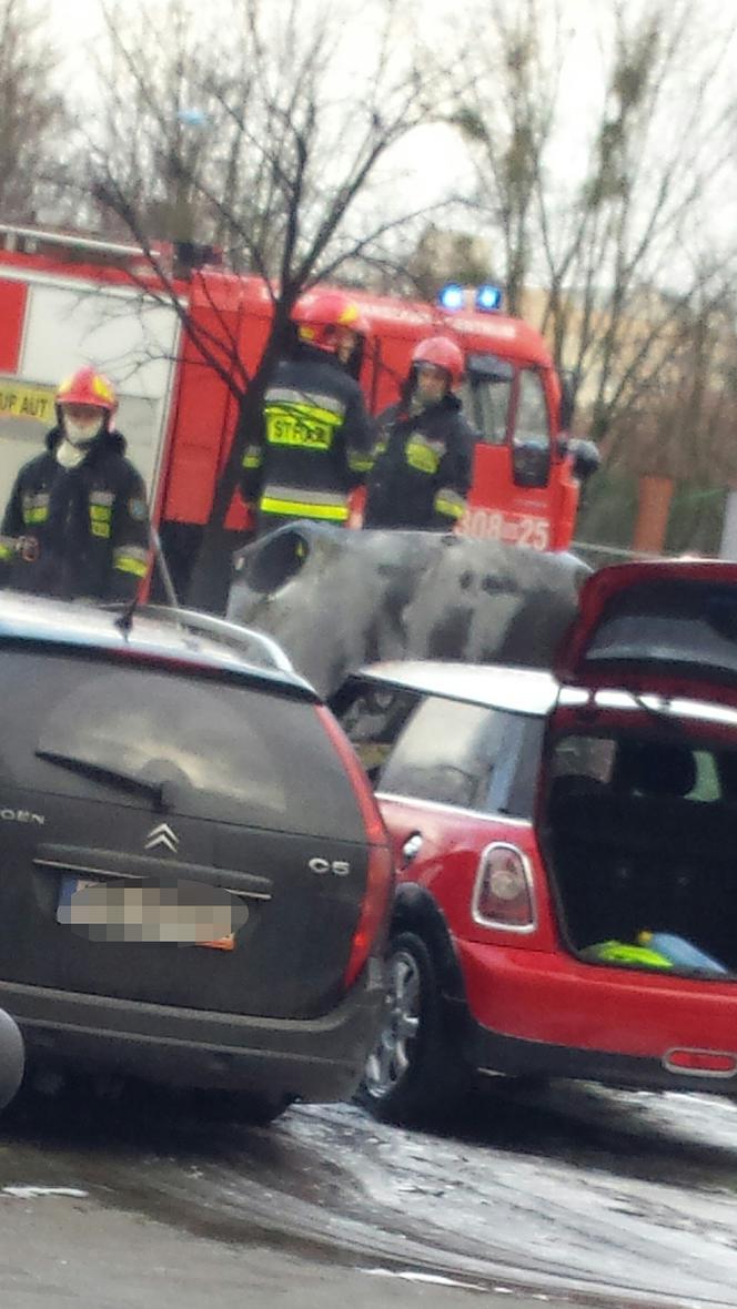 Pożar aut na Gocławiu