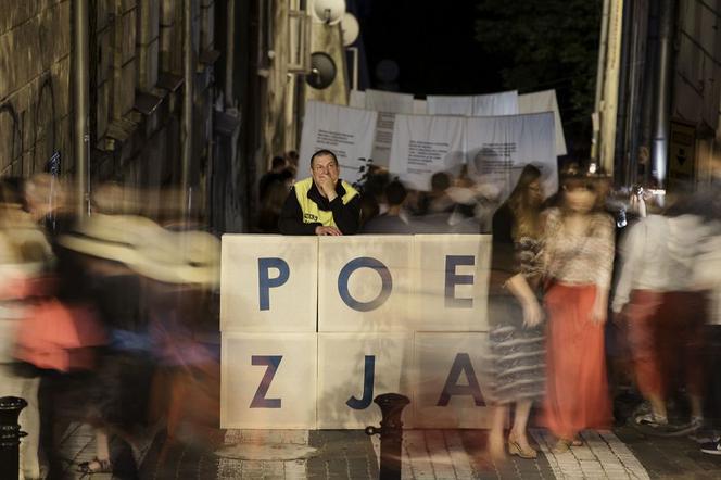 6. Spotkaj poezję na ulicy