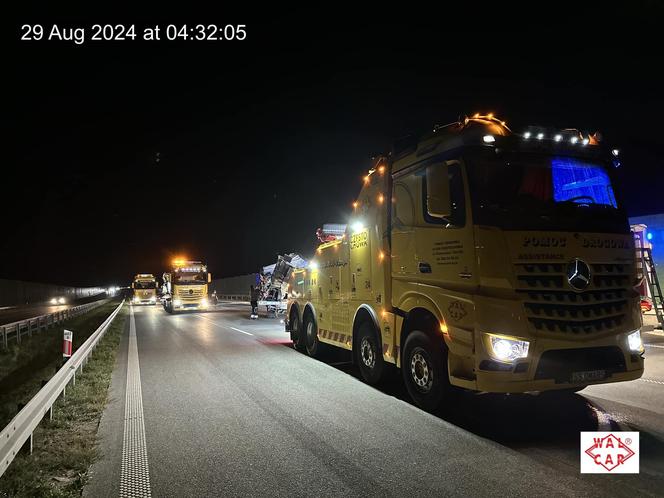 Wypadek na autostradzie A1. Spłonął TIR. Trasa była zablokowana kilkanaście godzin