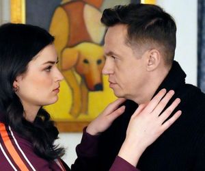 Barwy szczęścia ostatni odcinek 3202 finał sezonu. Weronika (Maria Świłpa), Błażej Modrzycki (Piotr Ligienza)