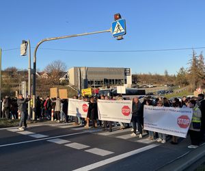„Nie dla S7!”. Mieszkańcy Małopolski blokują zakopiankę
