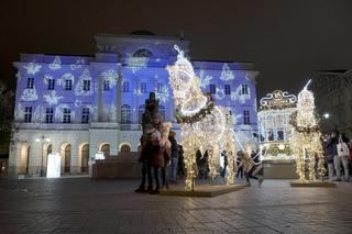 Niesamowita iluminacja świąteczna rozbłysnęła w Warszawie