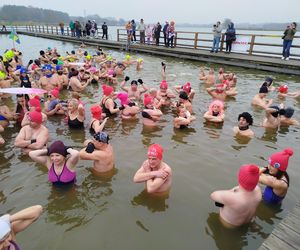 Mazowieckie Morsy otworzyły sezon morsowania 2025/2026 nad zalewem w Siedlcach