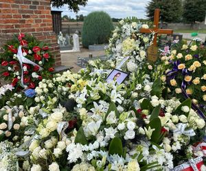 Przejmujący widok na grobie Jakuba Pracharczyka. 20-latek zginął w katastrofie awionetki