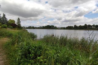 Patryk poślizgnął się i wpadł do wody podczas wędkowania. Nikt nie zdołał go uratować