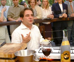 Robert Makłowicz kończy 62 lata. Mało kto wie, że na własnym ślubie nic nie rozumiał. Ujawniamy tajemnice słynnego kucharza