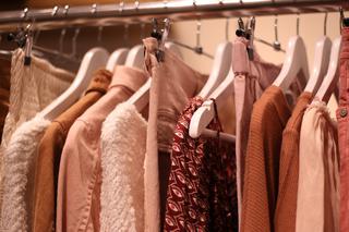 Znany sklep z ubraniami otwiera swój sklep online w Polsce. Będą karty podarunkowe