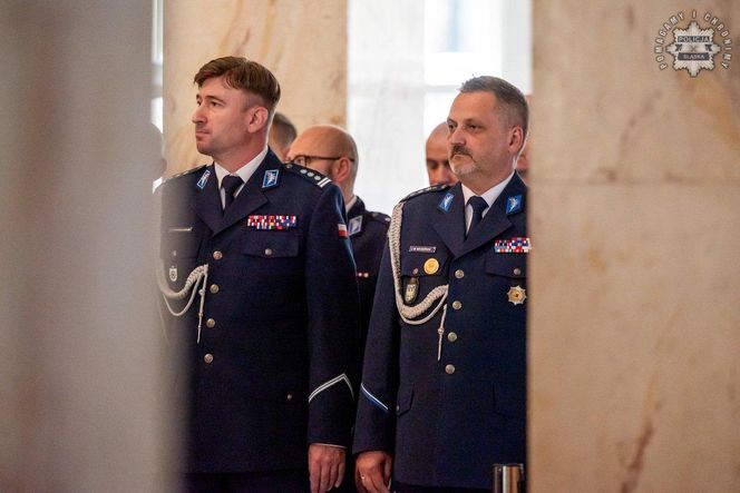 Nowi policjanci zasilili szeregi śląskiej policji! Wśród nich osiem policjantek