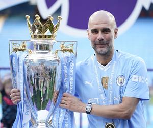 Manchester City nie zaprzepaścił szansy, historyczny moment. Pep Guardiola przyjmuje gratulacje i mówi o rozstaniu 