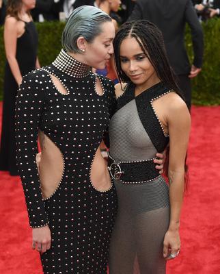 Miley Cyrus, Zoe Kravitz