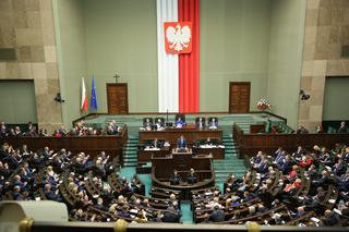 Pieniądze z OFE na kontach Polaków! Sejm przegłosował likwidację funduszy