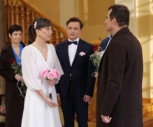Pierwsza miłość, odcinek 3809: Lucynka i Maurycy wezmą ślub! Zazdrosny Kaśka przerwie ceremonię ślubną? ZDJĘCIA
