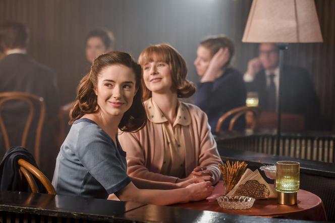 Stulecie Winnych 3 sezon. Ewa (Sonia Mietielica), Basia (Kamila Bujalska)
