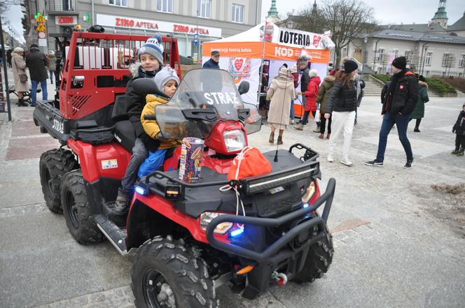 32. Finał WOŚP w Kielcach. Tak Orkiestra grała na deptaku i Placu Artystów