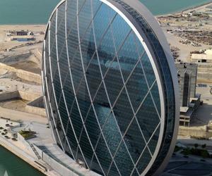 Budynek biurowy Aldar, Abu Zabi, Zjednoczone Emiraty Arabskie. Projekt Mz Architects, realizacja 207-2010. A Design Award 2012 