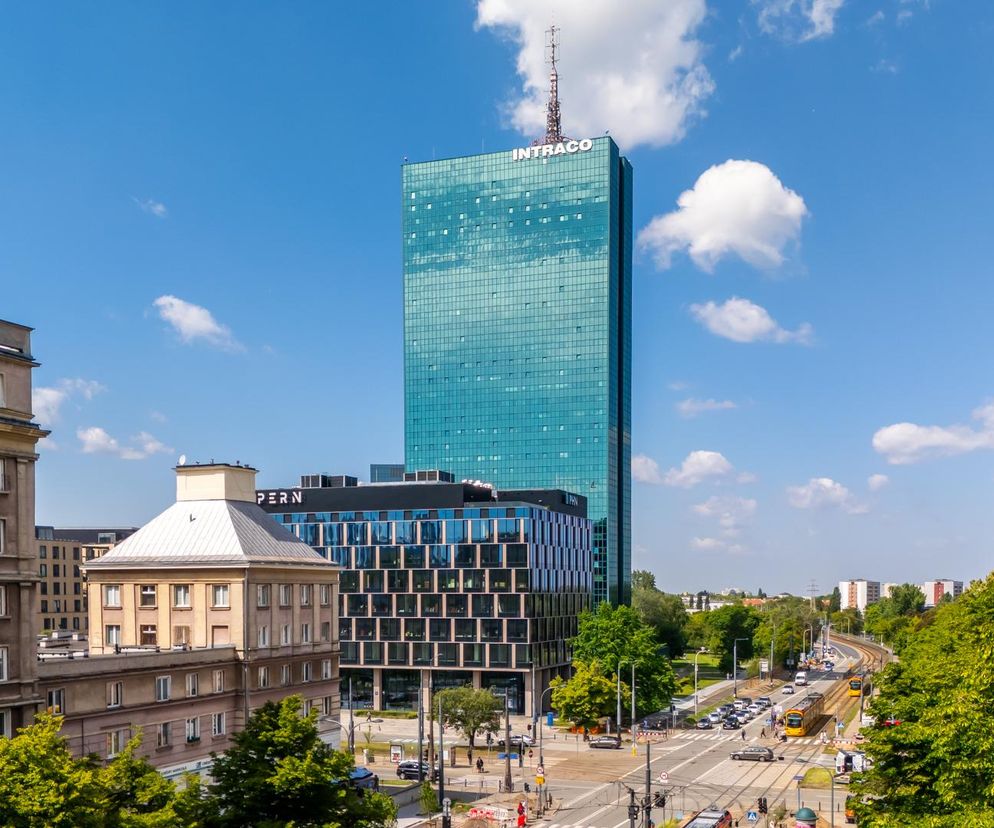 Wieżowiec Intraco: klasyk czy zgrzyt w panoramie Warszawy?
