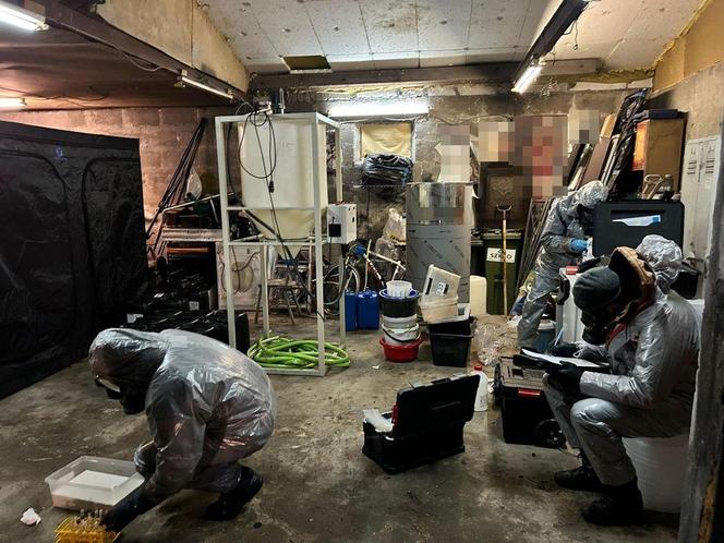 Narkotykowe laboratorium na Podlasiu. Policja zabezpieczyła ponad 200 kg nielegalnej substancji