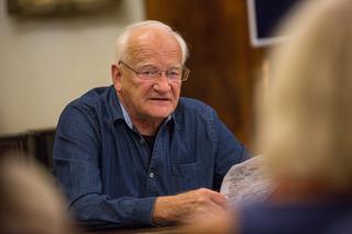 89-letni Janicki wziął ślub ze znacznie młodszą Elżbietą. Teraz poznaliśmy cudowne wieści. Gratulacje!