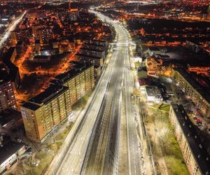 To najdłuższa ulica w Polsce. Ma ponad 15 km i znajduje się w województwie śląskim
