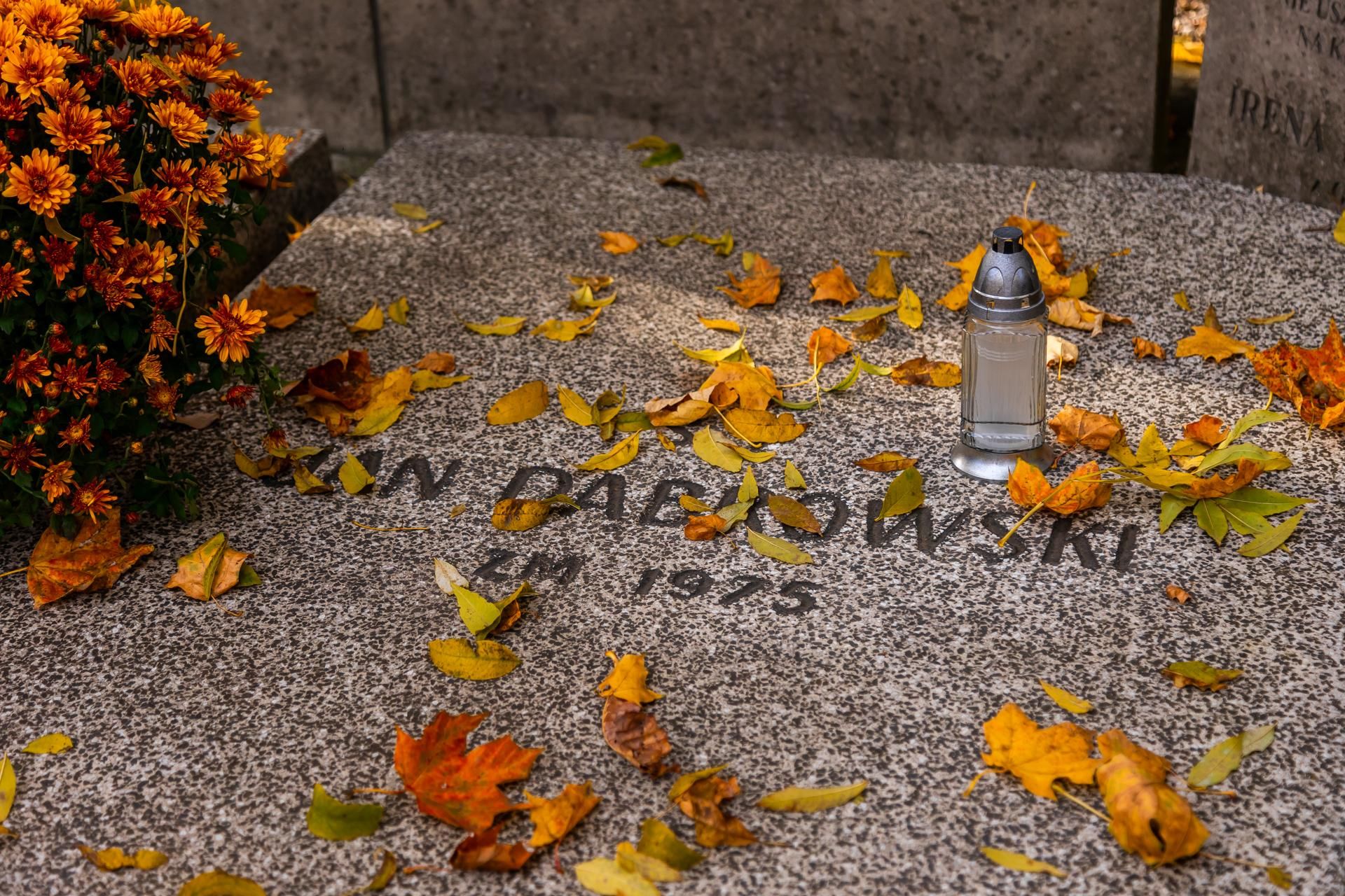 Stare Powązki. Groby architektów