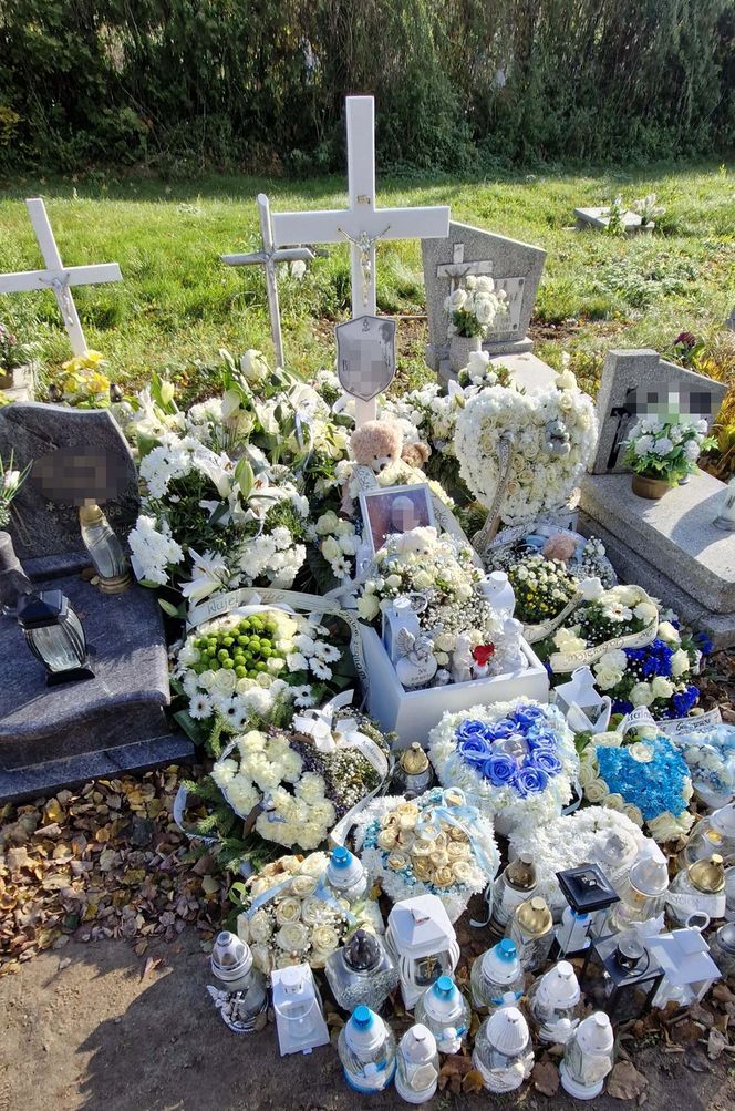 Mama Gabrysia widzi z okna jego grób. Prokuratura bada sprawę przeterminowanej szczepionki