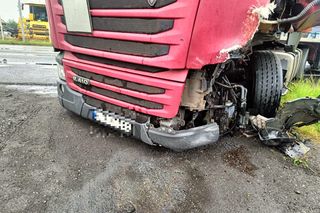 Wypadek na DW 309 koło Leszna. Zderzyły się dwa samochody